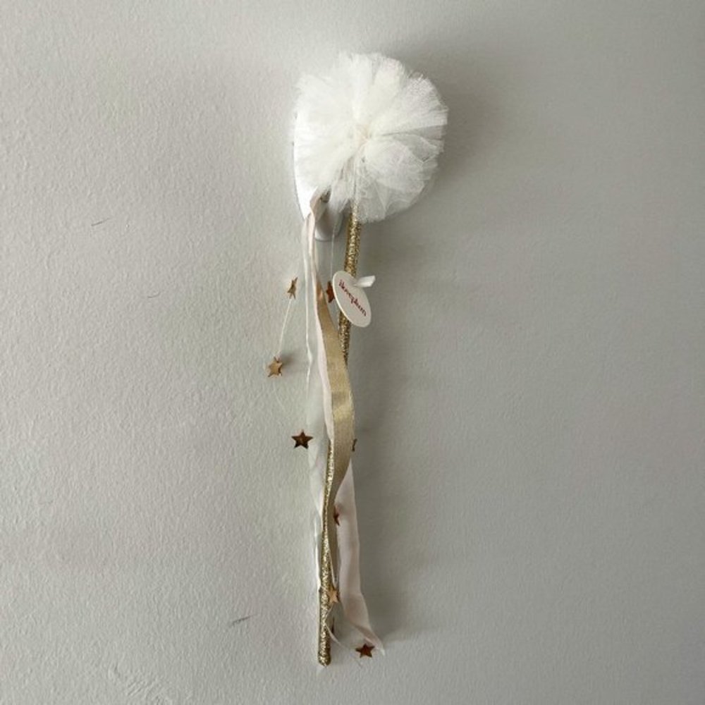 NWT iloveplum tulle puff glitter wand